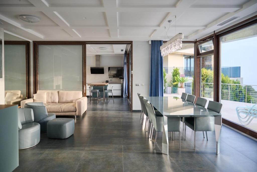 5 bed villa in Altea