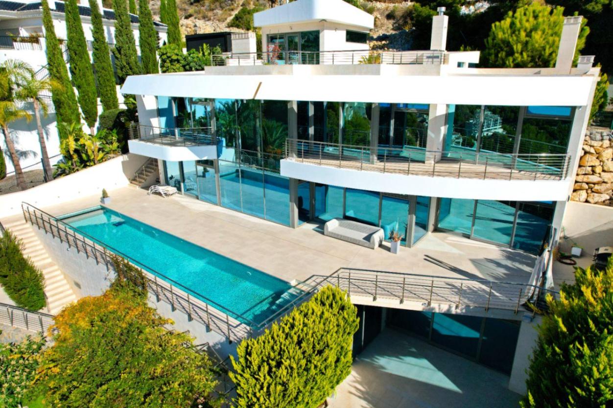 5 bed villa in Altea