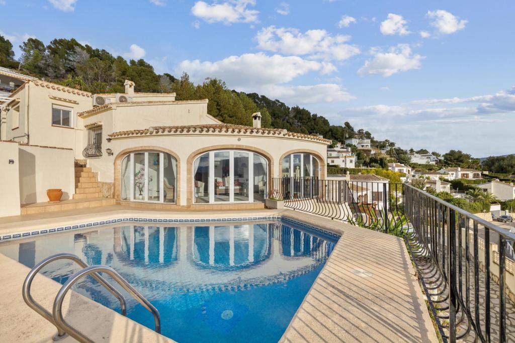 5 bed villas in Javea