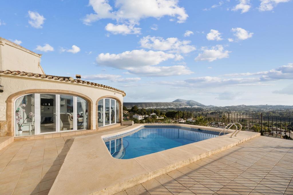 5 bed villas in Javea