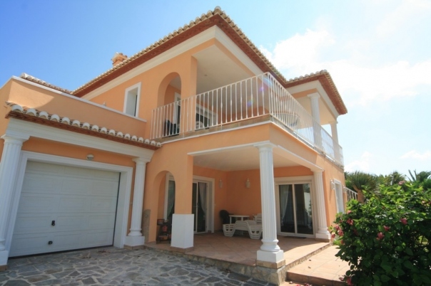 4 bed villas in Moraira