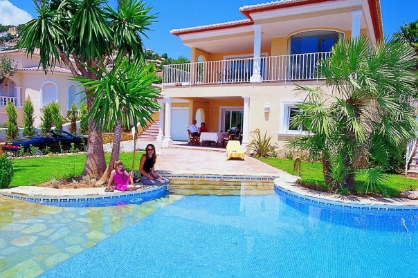4 bed villas in Moraira