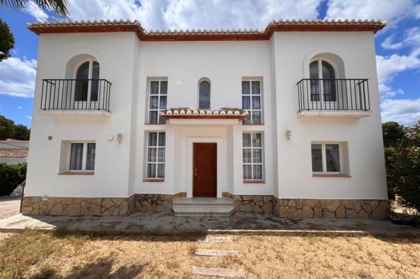 5 bed villa in Moraira