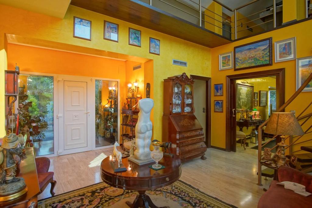 4 bed villa in Denia