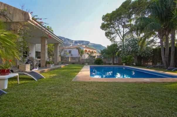 4 bed villa in Denia