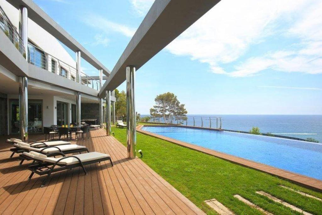 6 bed villa in Altea