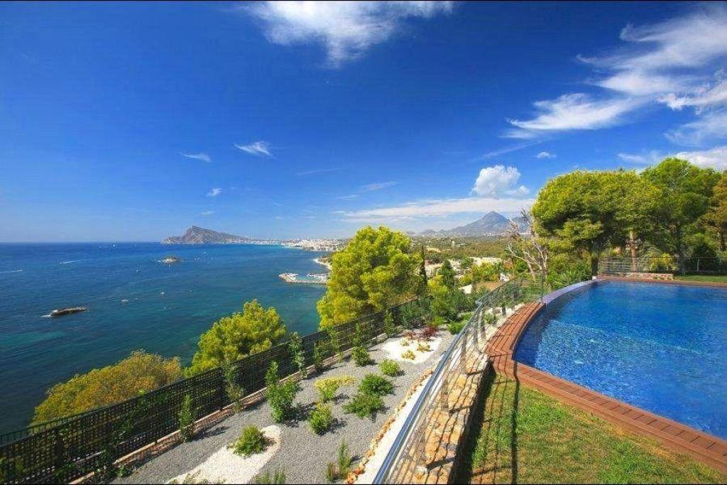 6 bed villa in Altea
