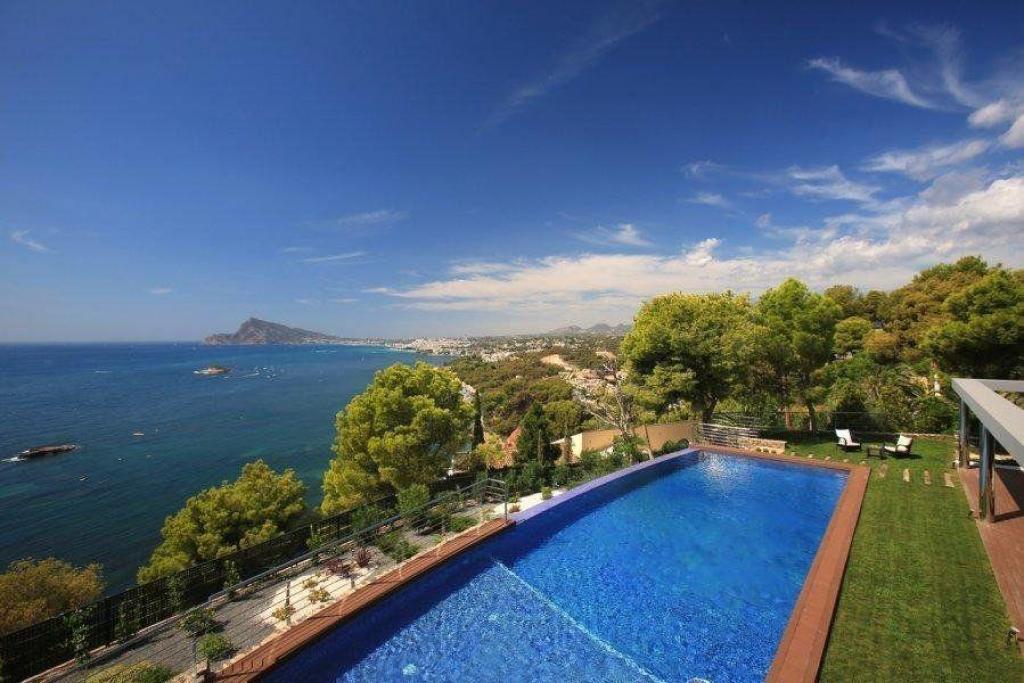 6 bed villa in Altea