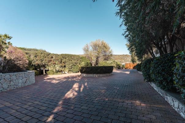 6 bed villas in Moraira