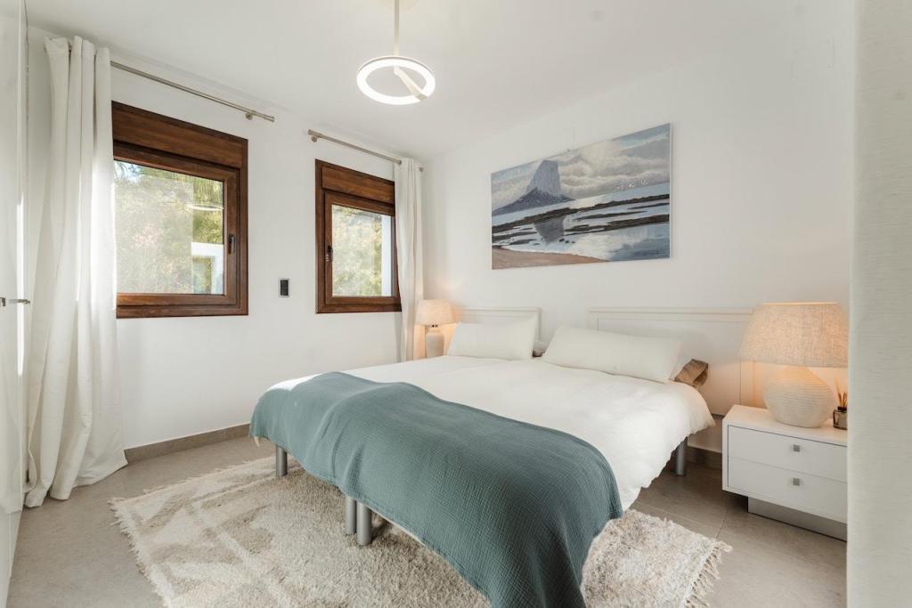 6 bed villas in Moraira