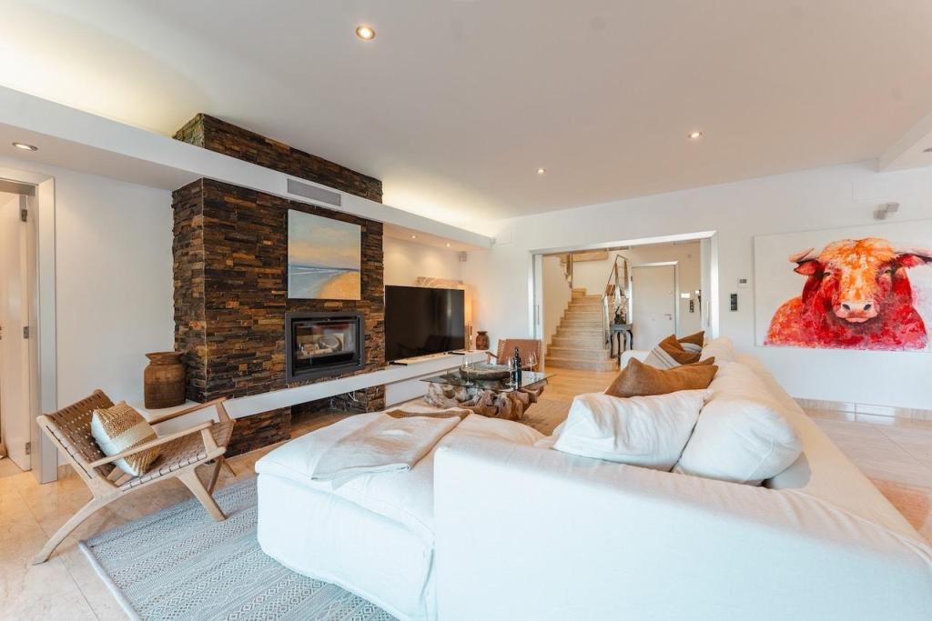 6 bed villas in Moraira