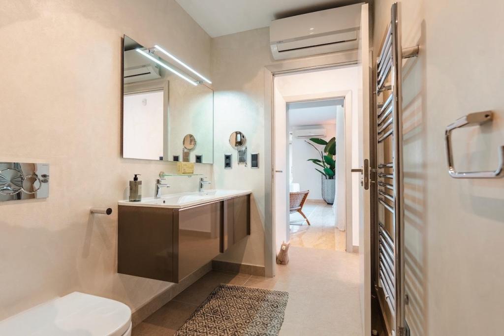 6 bed villas in Moraira