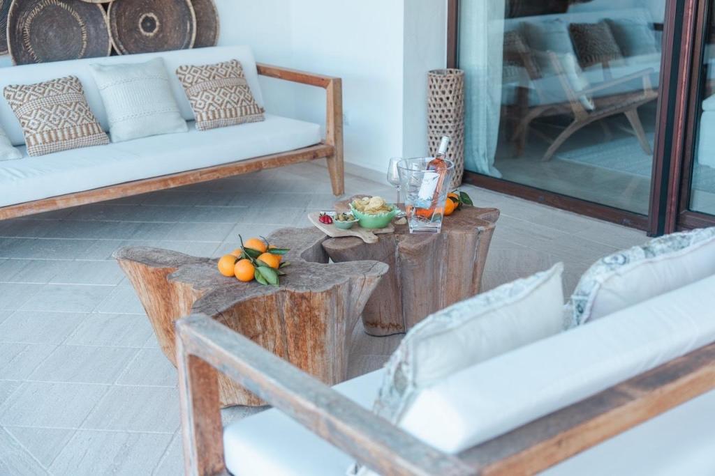 6 bed villas in Moraira