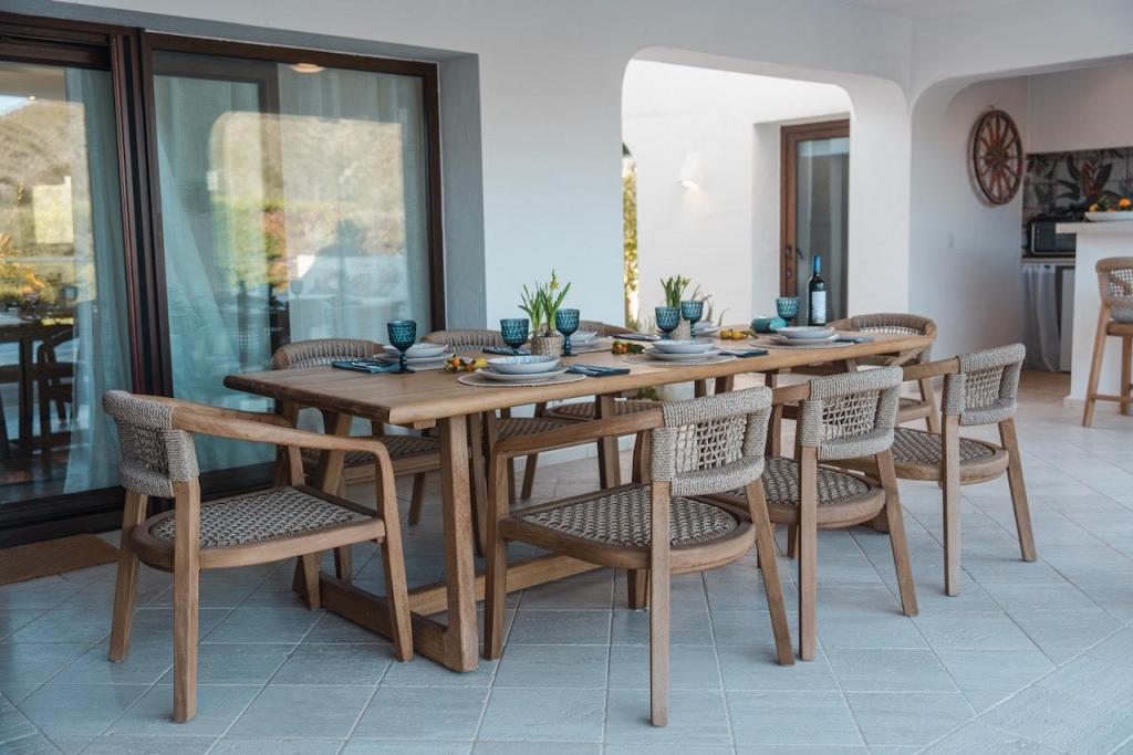 6 bed villas in Moraira