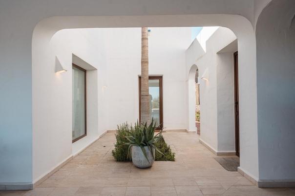 6 bed villas in Moraira