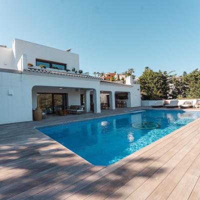 6 bed villas in Moraira