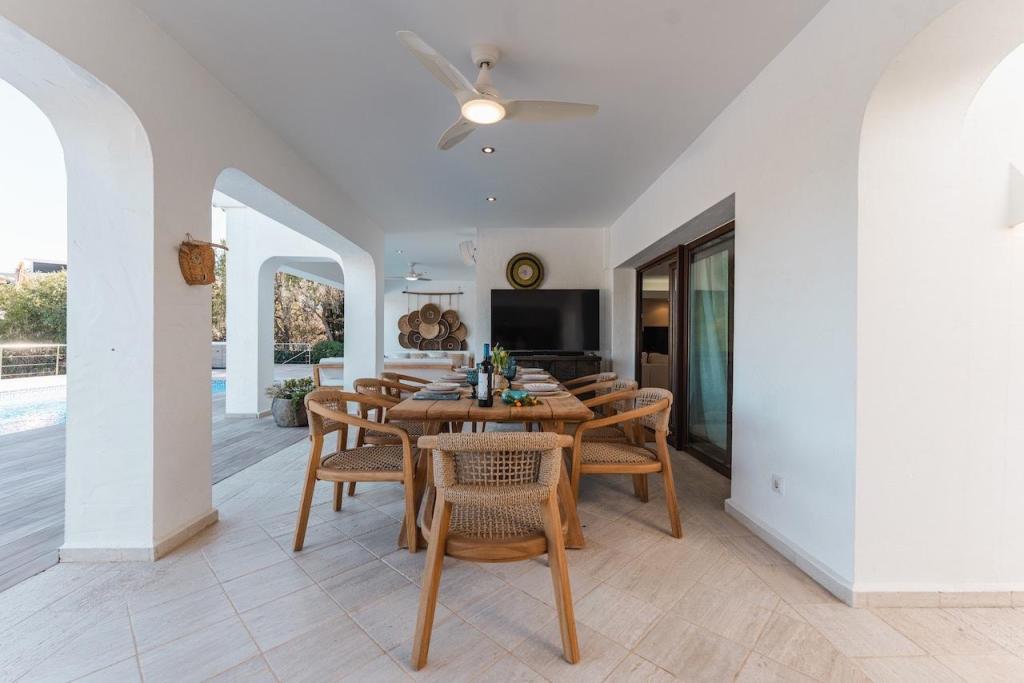 6 bed villas in Moraira