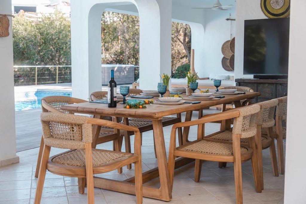 6 bed villas in Moraira