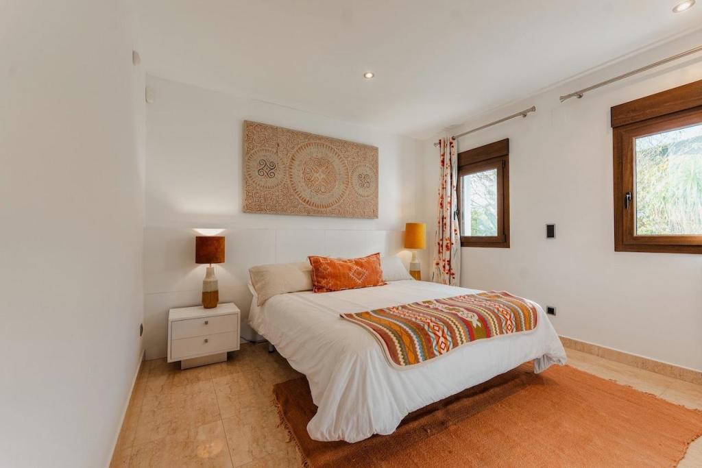 6 bed villas in Moraira