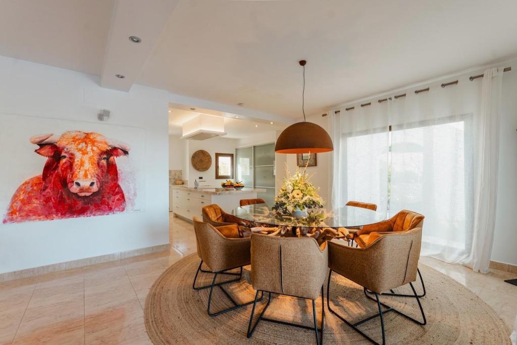 6 bed villas in Moraira
