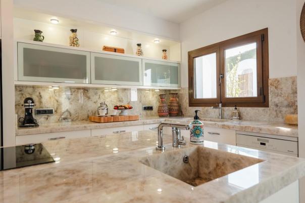 6 bed villas in Moraira