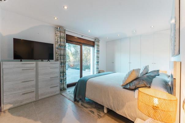 6 bed villas in Moraira