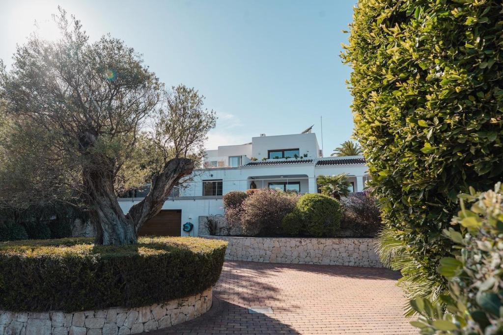 6 bed villas in Moraira