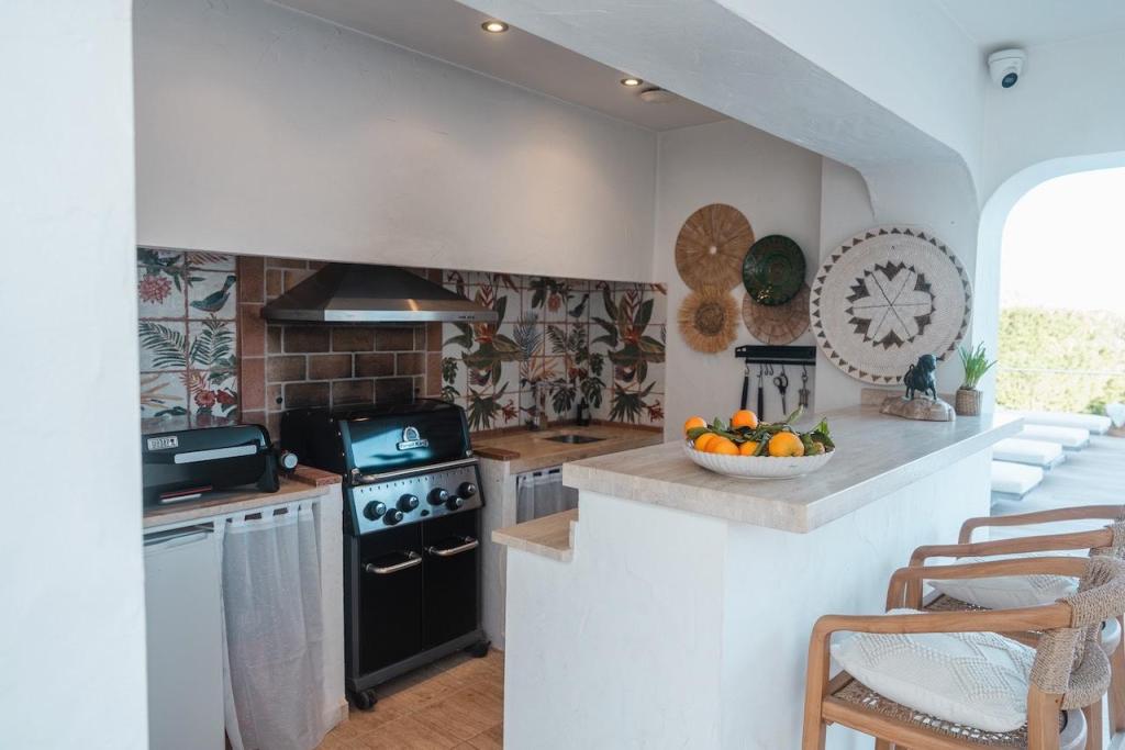 6 bed villas in Moraira
