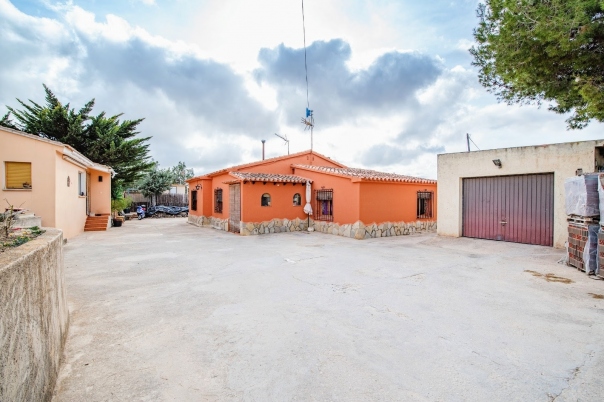 5 bed finca / country property in Benissa