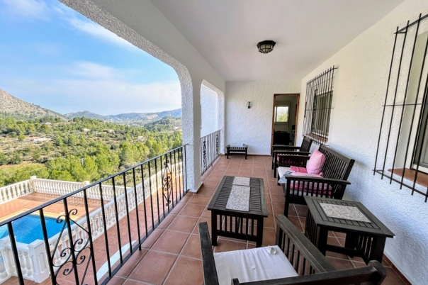 4 bed villa in Benigembla