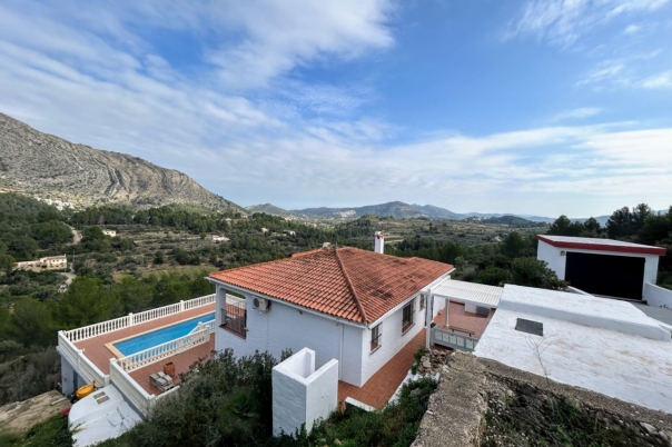 4 bed villa in Benigembla