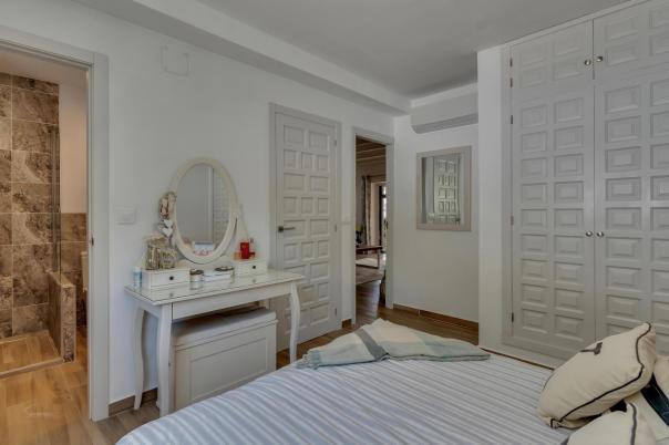 5 bed villas in Javea