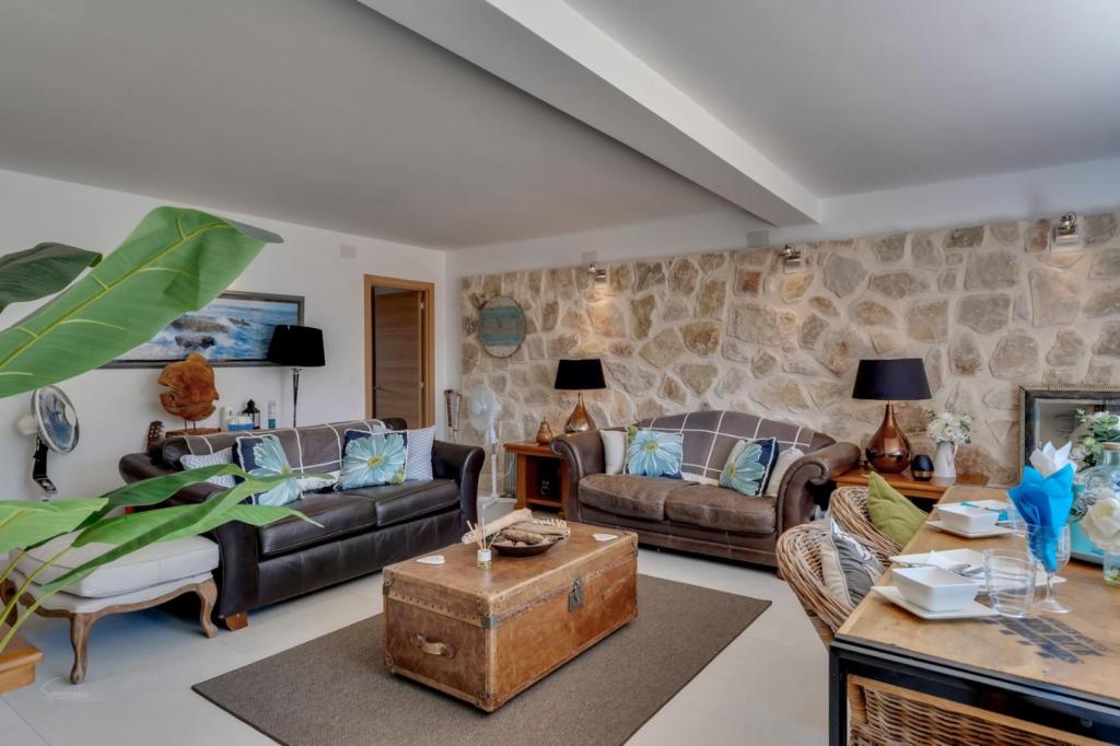 5 bed villas in Javea