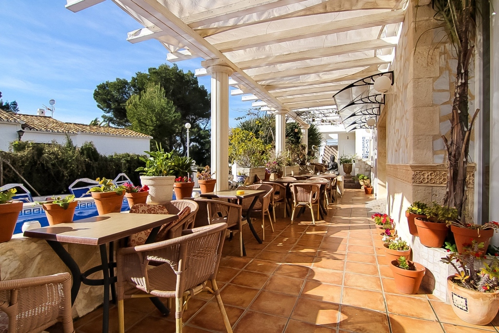 15 bed commercial premises in Calp