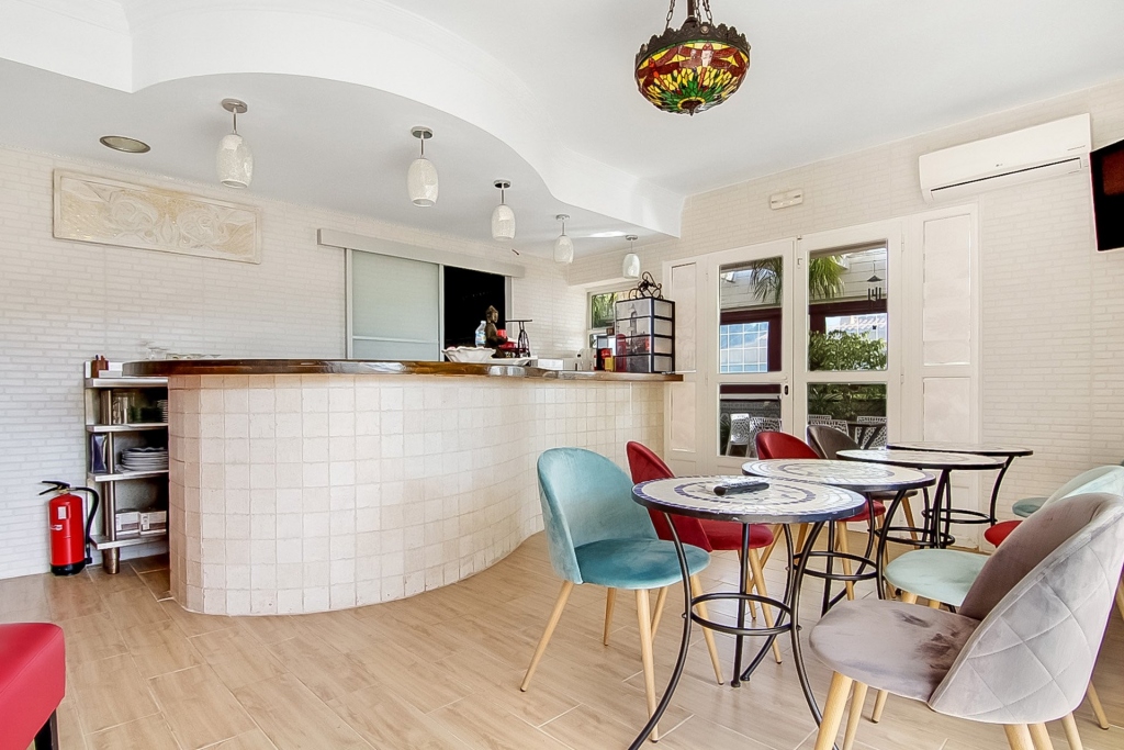 15 bed commercial premises in Calp