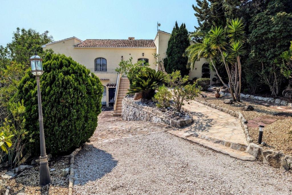 4 bed casa / chalet in Moraira