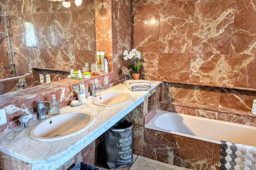 4 bed casa / chalet in Moraira