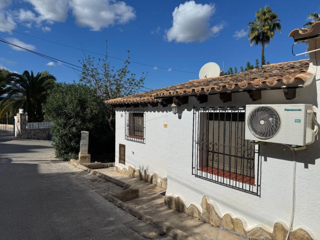 2 bed bungalow in Moraira