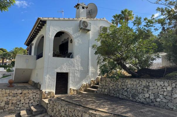 2 bed bungalow in Moraira