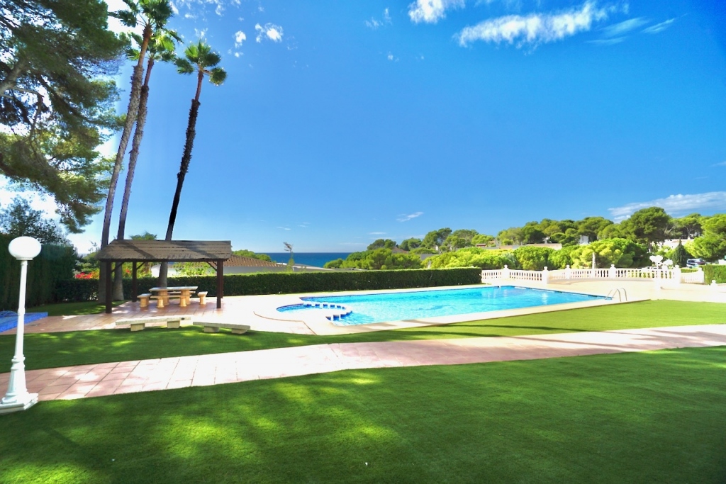 2 bed apartments - flats in Moraira
