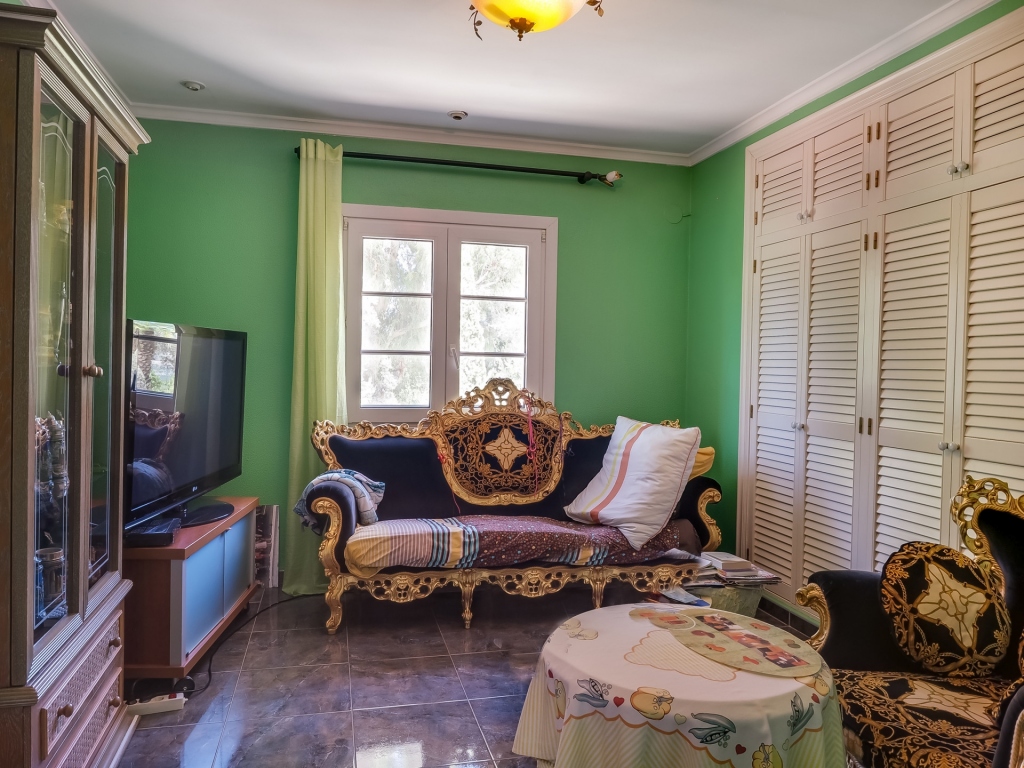6 bed villa in Denia