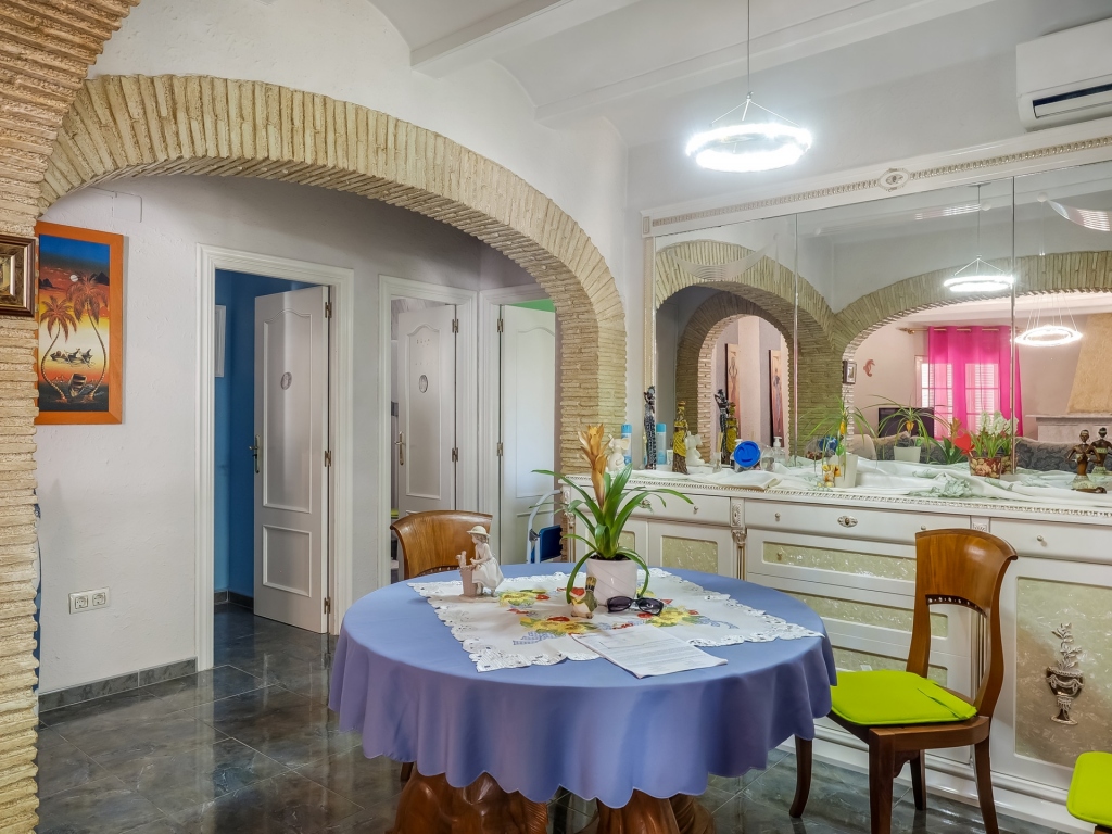 6 bed villa in Denia
