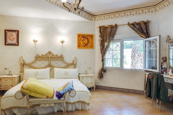 6 bed villa in Denia