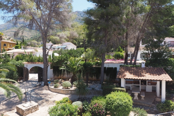 6 bed villa in Denia