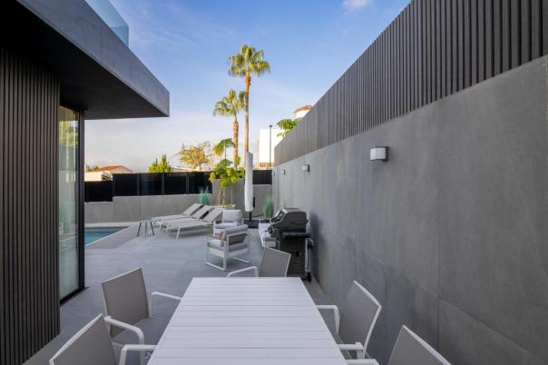 5 bed villa in Albir