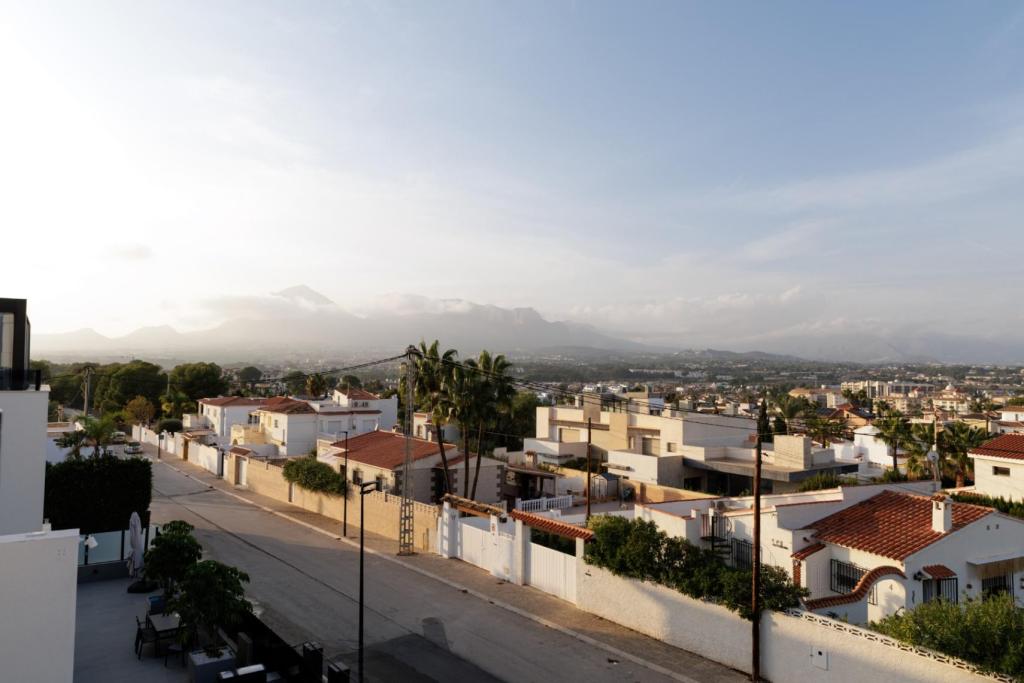 5 bed villa in Albir