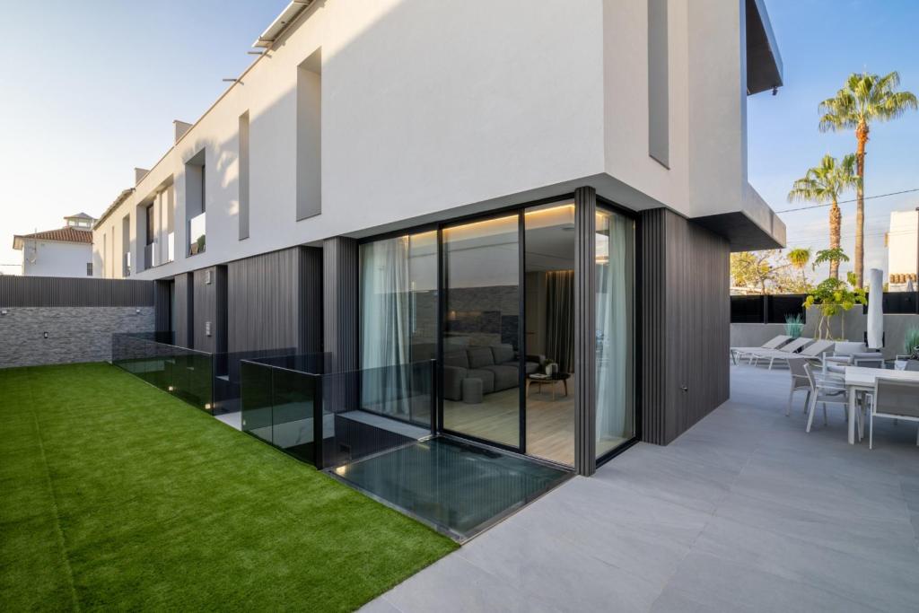 5 bed villa in Albir