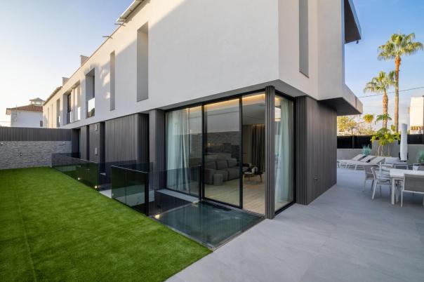 5 bed villa in Albir