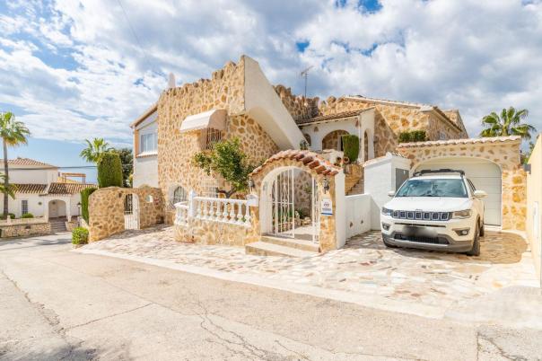 4 bed villas in Moraira