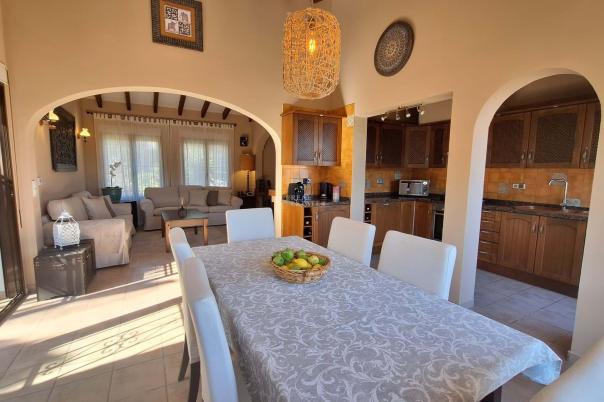 6 bed villa in Pego